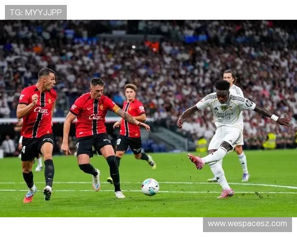 卡雷拉斯干拔爆射破门收获皇马生涯首球点燃伯纳乌全场沸腾时刻